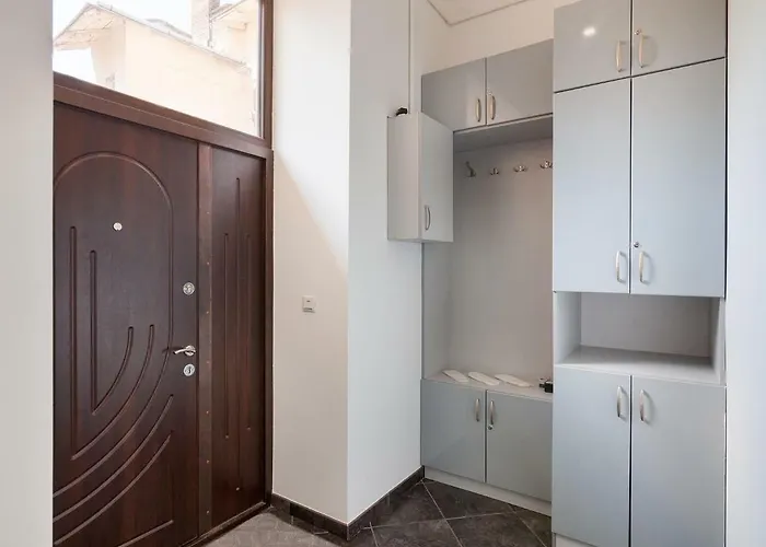 Bv Black&white Апартаменти